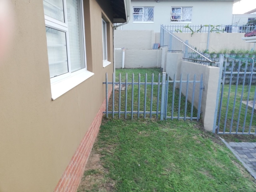 To Let 3 Bedroom Property for Rent in Beacon Bay Eastern Cape